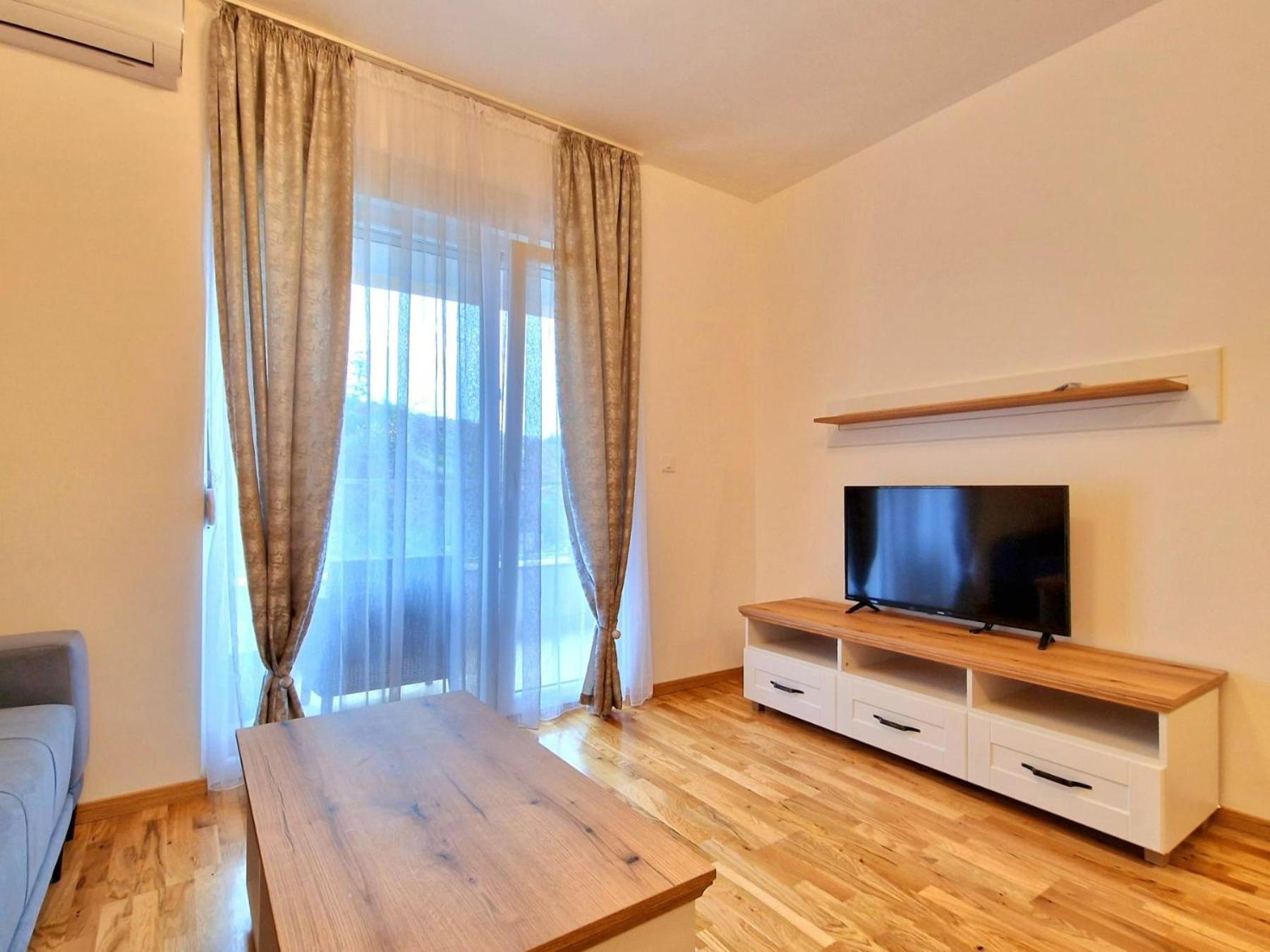 Apartment Volna 52 *